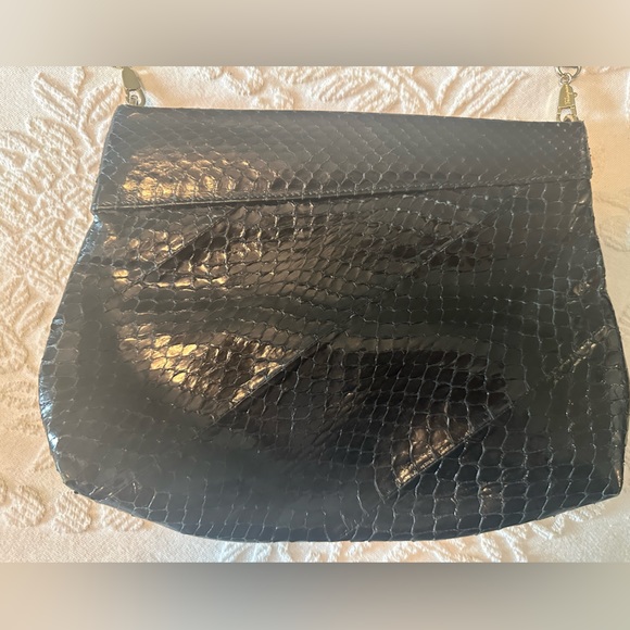 Adorable Salvatore Ferragamo snake skin like black bag! - Picture 4 of 11